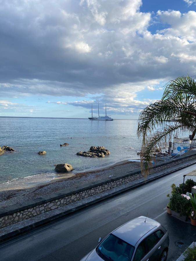 ジャルディーニ・ナクソス Casa Nicole Fronte Mareヴィラ エクステリア 写真