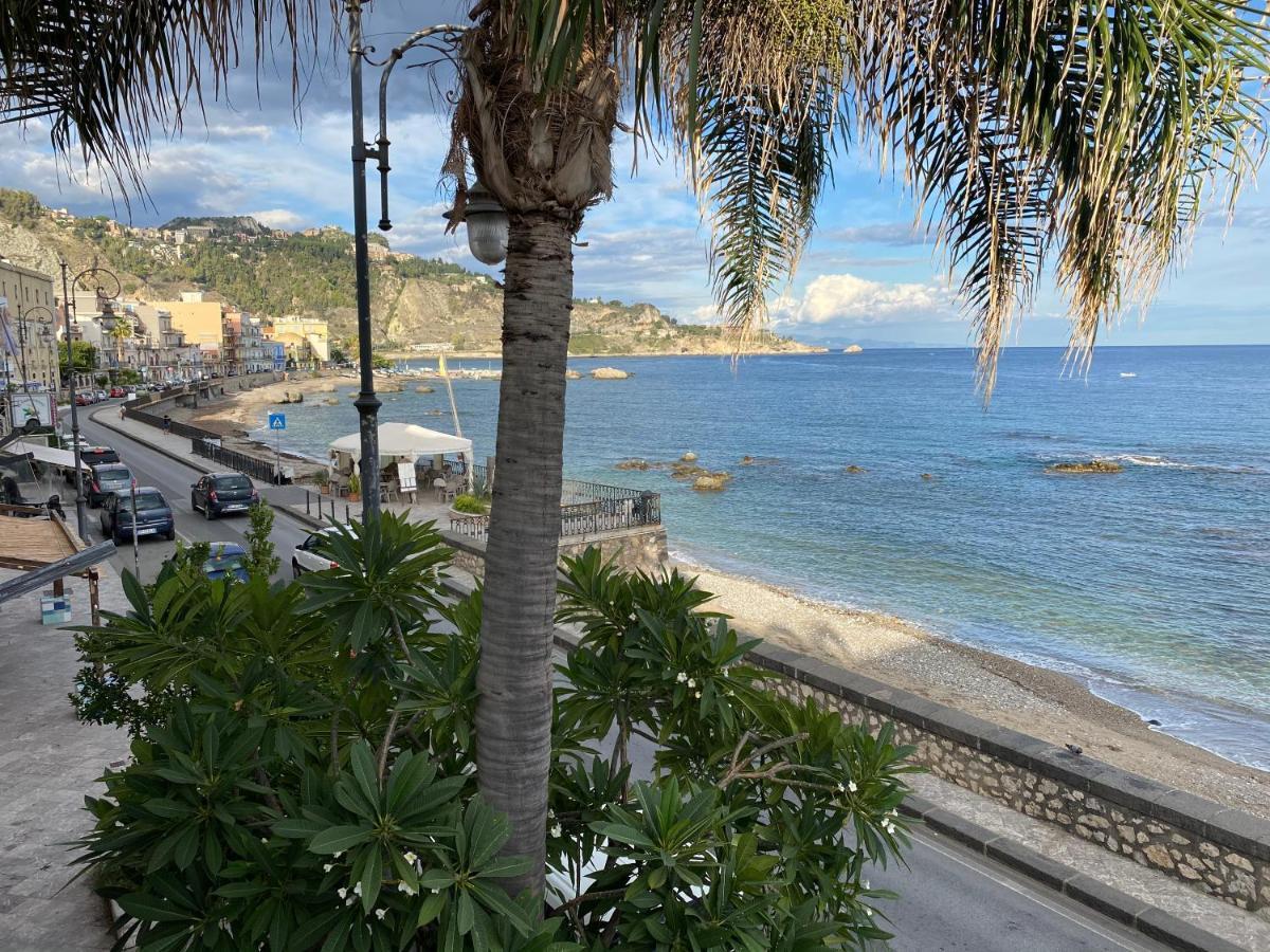 ジャルディーニ・ナクソス Casa Nicole Fronte Mareヴィラ エクステリア 写真
