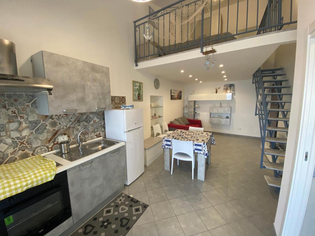 ジャルディーニ・ナクソス Casa Nicole Fronte Mareヴィラ エクステリア 写真