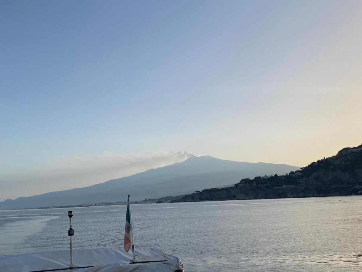 ジャルディーニ・ナクソス Casa Nicole Fronte Mareヴィラ エクステリア 写真