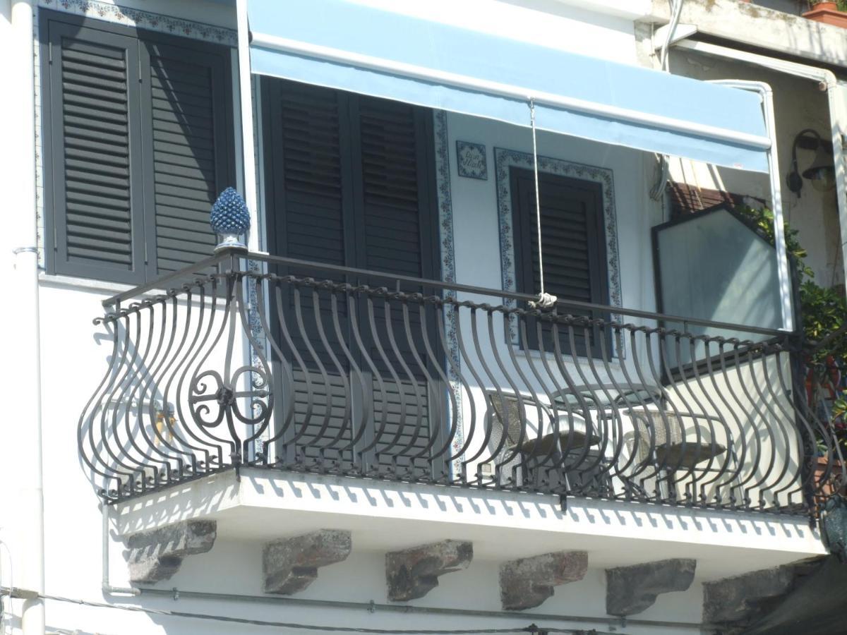 ジャルディーニ・ナクソス Casa Nicole Fronte Mareヴィラ エクステリア 写真