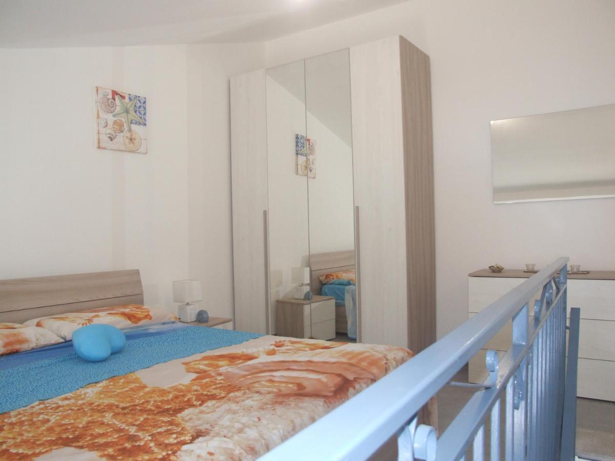 ジャルディーニ・ナクソス Casa Nicole Fronte Mareヴィラ エクステリア 写真
